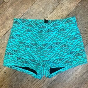 Junior high waist short-shorts